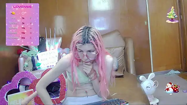 Skinygirl online show from October 1, 12:38 am