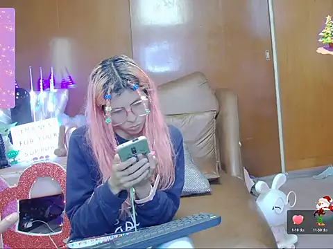 Skinygirl online show from October 19, 2:01 am