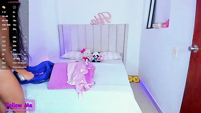 Snapshot of sheirysex_ chatting on January 22, 3:20 am sheirysex online show from January 22, 3:20 am