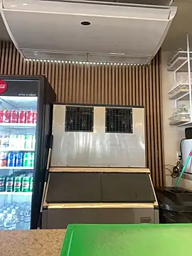 Juninho10c online show from December 18, 8:26 pm