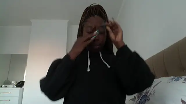 MadamIndigo online show from December 21, 2:26 pm