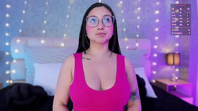 Snapshot of lucy_neil chatting on January 14, 10:12 pm lucy neil online show from January 14, 10:12 pm