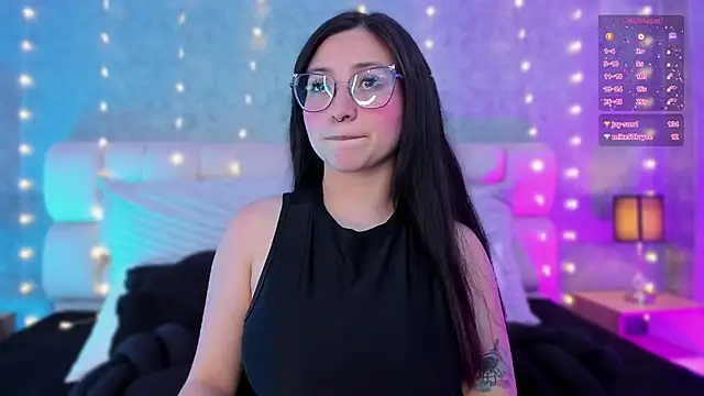 Snapshot of lucy_neil chatting on January 16, 10:12 pm lucy neil online show from January 16, 10:12 pm