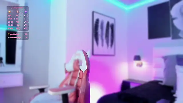 Snapshot of lucy_neil chatting on February 14, 8:59 pm lucy neil online show from February 14, 8:59 pm