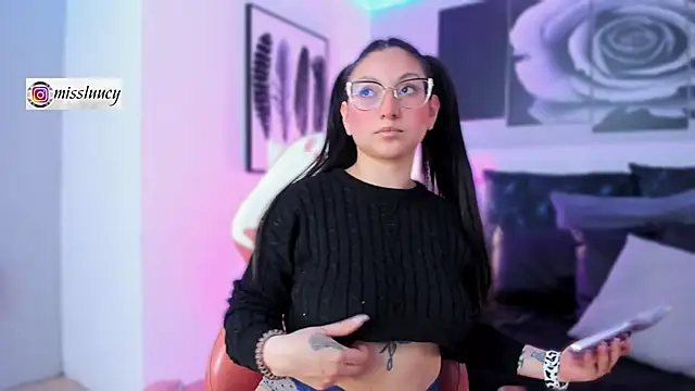 Snapshot of lucy_neil chatting on September 22, 7:05 pm lucy neil online show from September 22, 7:05 pm