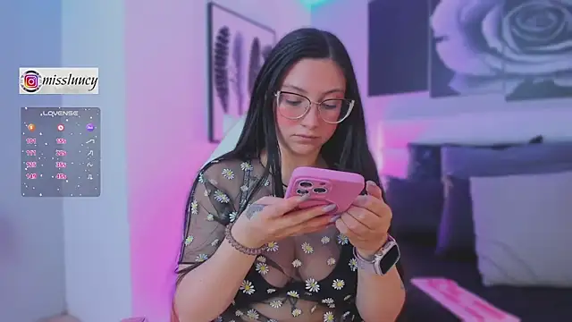 Snapshot of lucy_neil chatting on September 30, 7:08 pm lucy neil online show from September 30, 7:08 pm