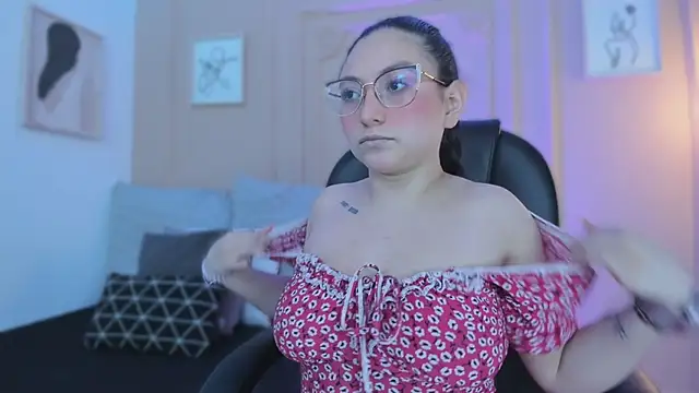 lucy neil online show from March 13, 2:29 am