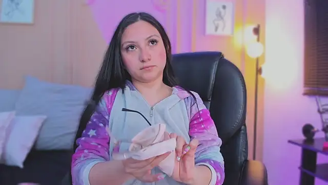 lucy neil online show from April 11, 2:38 am