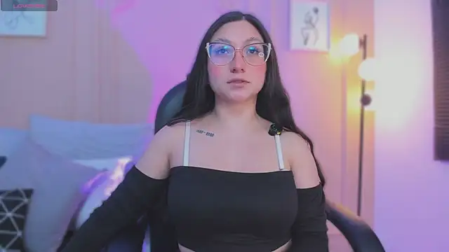 lucy neil online show from April 14, 2:39 am