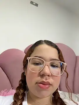 Lucyklein2022 online show from July 22, 12:41 pm