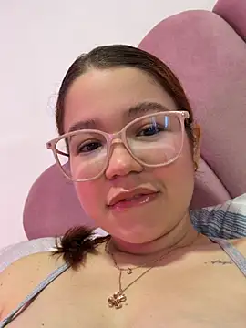 Lucyklein2022 online show from July 23, 1:31 pm