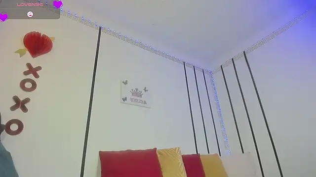 Snapshot of yelenaowens chatting on October 31, 1:17 am yelenaowens online show from October 31, 1:17 am