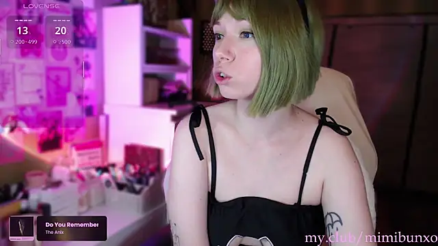 Snapshot of freya_sunny chatting on May 27, 5:04 am freya sunny online show from May 27, 5:04 am