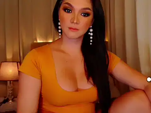 Snapshot of mistressseductionleah chatting on April 17, 8:45 pm mistressseductionleah online show from April 17, 8:45 pm
