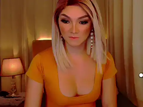 Snapshot of mistressseductionleah chatting on May 8, 12:32 pm mistressseductionleah online show from May 8, 12:32 pm