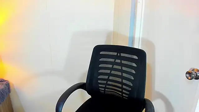 FuckDollNicky online show from December 18, 2:45 pm