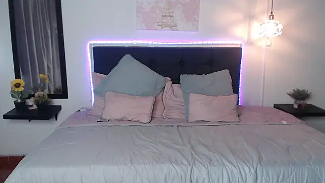 vaness weet online show from December 25, 8:39 pm