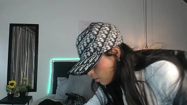 vaness weet online show from January 4, 8:16 pm