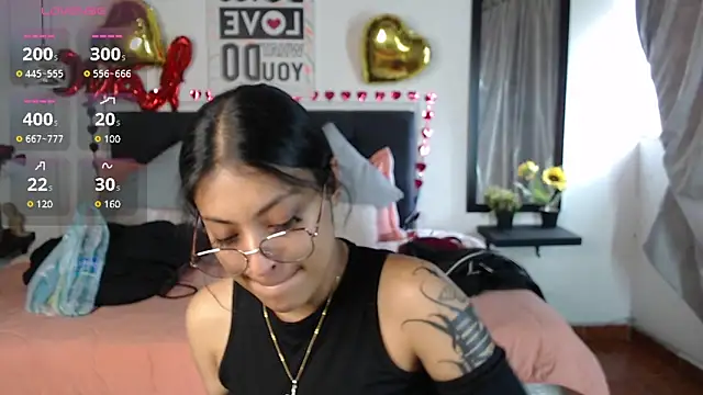 vaness weet online show from February 18, 7:30 pm