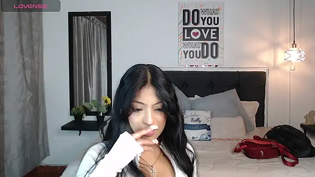 vaness weet online show from March 9, 7:48 pm