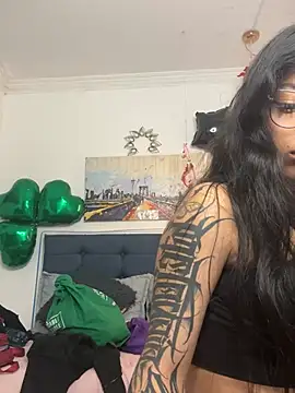 vaness weet online show from March 18, 7:42 pm