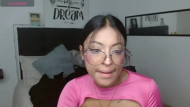 vaness weet online show from October 7, 8:06 pm