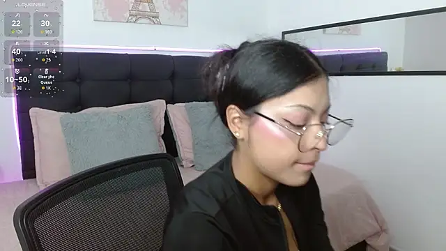 vaness weet online show from March 26, 8:36 pm