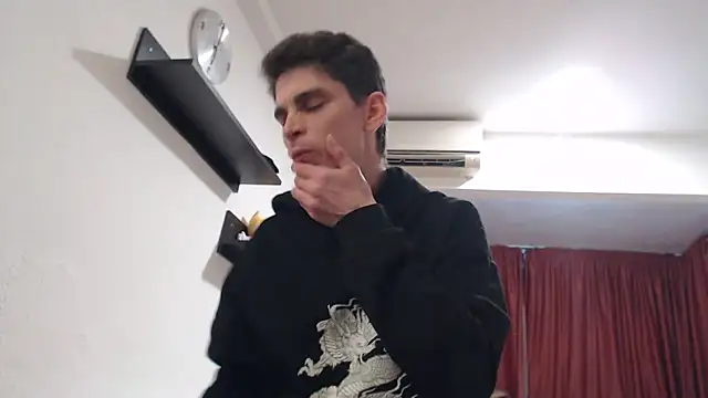 Snapshot of OnlySolovicio chatting on March 15, 9:10 pm OnlySolovicio online show from March 15, 9:10 pm