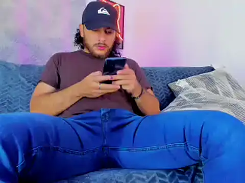 tuyo1995 online show from November 12, 3:23 pm