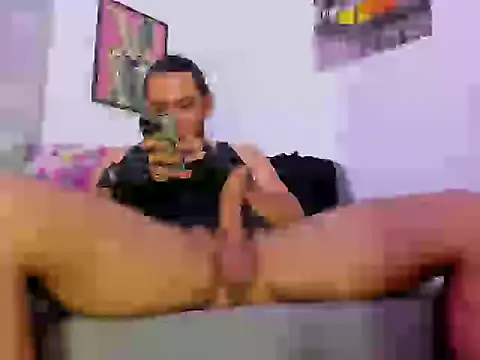 tuyo1995 online show from March 9, 5:50 pm