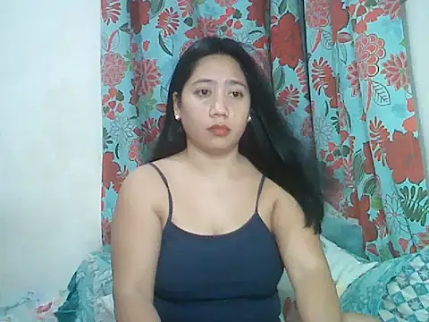 LOVENAYRA1 online show from June 18, 9:47 am