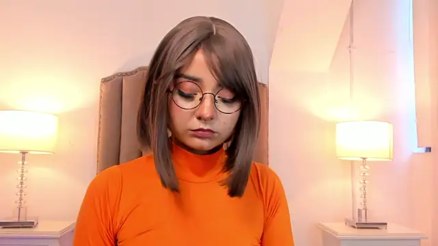 Emma Torres   online show from February 24, 12:05 pm