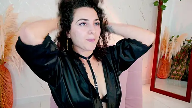 Snapshot of merida_bell18 chatting on February 3, 12:20 am merida bell18 online show from February 3, 12:20 am