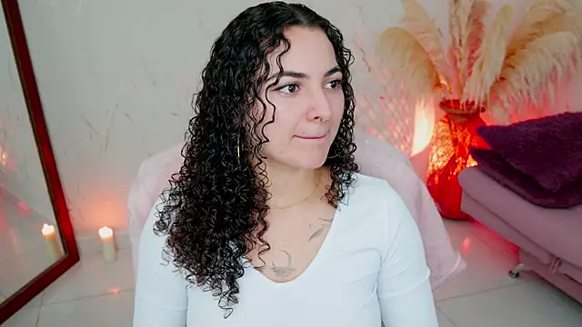 Snapshot of merida_bell18 chatting on May 18, 3:07 pm merida bell18 online show from May 18, 3:07 pm