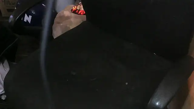 Snapshot of troyztrickz chatting on February 8, 8:29 am troyztrickz online show from February 8, 8:29 am