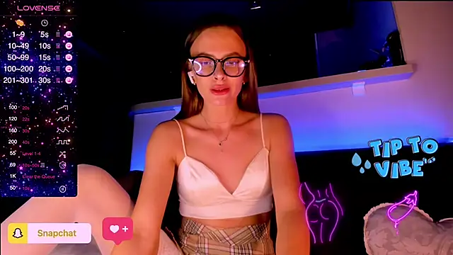 Snapshot of madina_taher chatting on February 17, 8:47 pm madina taher online show from February 17, 8:47 pm