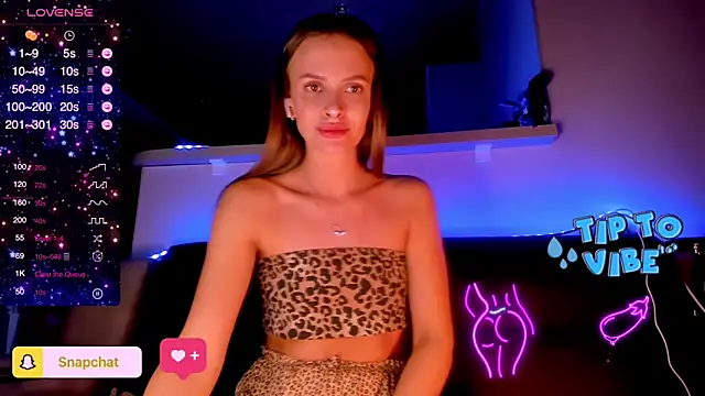 Snapshot of madina_taher chatting on February 20, 11:10 pm madina taher online show from February 20, 11:10 pm