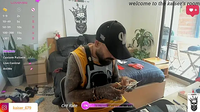 Snapshot of kaiser679_ chatting on January 11, 4:36 pm kaiser679 online show from January 11, 4:36 pm