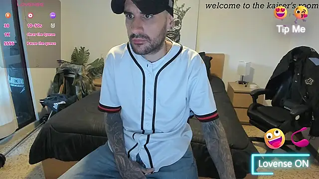 Snapshot of kaiser679_ chatting on September 8, 10:09 pm kaiser679 online show from September 8, 10:09 pm