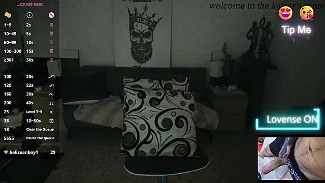 kaiser679  online show from April 21, 1:42 am