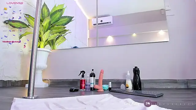 Snapshot of SaraFerrerx chatting on March 8, 2:55 am SaraFerrerx online show from March 8, 2:55 am