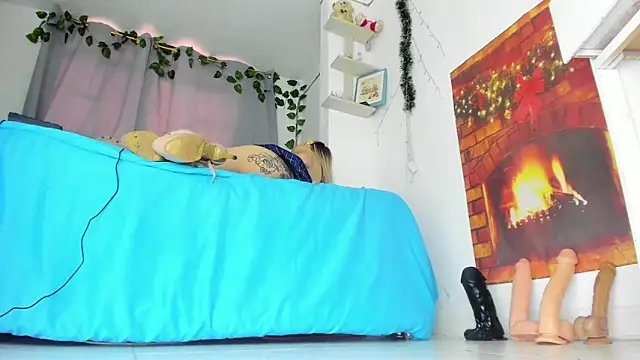 Snapshot of khalyn_jenner chatting on December 14, 5:58 pm khalyn jenner online show from December 14, 5:58 pm