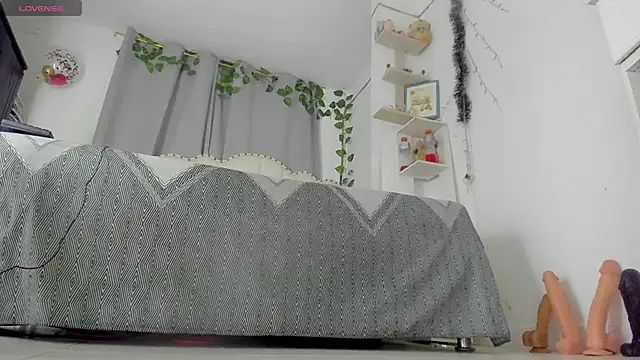 Snapshot of khalyn_jenner chatting on February 24, 10:58 pm khalyn jenner online show from February 24, 10:58 pm