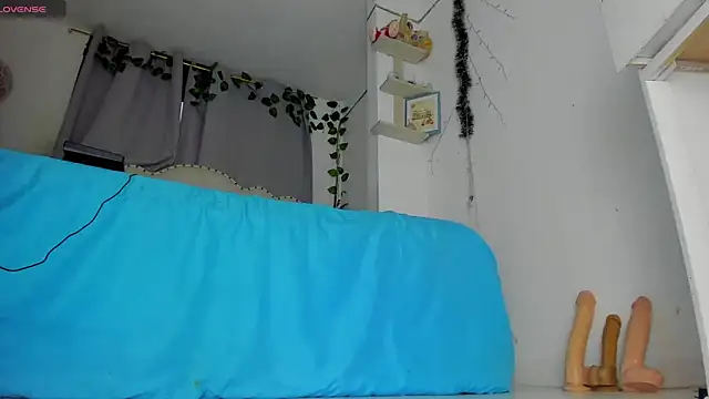 Snapshot of khalyn_jenner chatting on March 6, 10:26 pm khalyn jenner online show from March 6, 10:26 pm