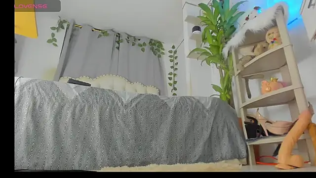 Snapshot of khalyn_jenner chatting on October 5, 11:13 pm khalyn jenner online show from October 5, 11:13 pm