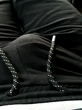 kiam471 online show from December 2, 3:03 pm