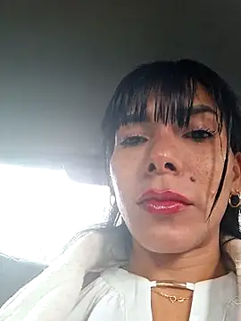 Snapshot of Doll_Loren chatting on February 13, 3:03 pm Doll Loren online show from February 13, 3:03 pm