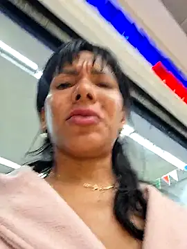 Snapshot of Doll_Loren chatting on March 5, 8:21 pm Doll Loren online show from March 5, 8:21 pm