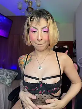 Cinamoonn online show from April 19, 4:17 pm