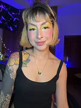 Cinamoonn online show from April 23, 7:49 pm